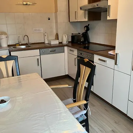 Apartment Im Gruenen Mit Balkon